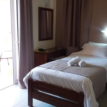 Hotel Mary Platanés